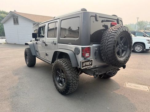 Used 2017 Jeep Wrangler Unlimited Sport AWD/4WD image 3
