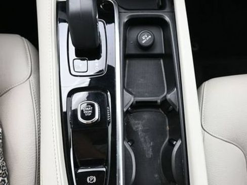 Used 2023 Volvo XC90 B6 Core w/ Protection Package Premier AWD/4WD image 12