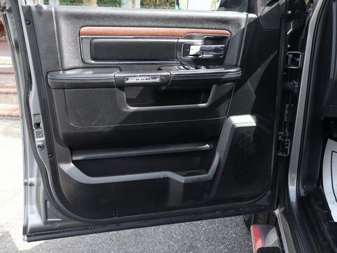 Used 2013 RAM 1500 Laramie w/ Convenience Group AWD/4WD image 14
