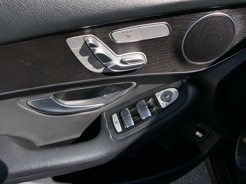 Used 2022 Mercedes-Benz GLC 300 image 14