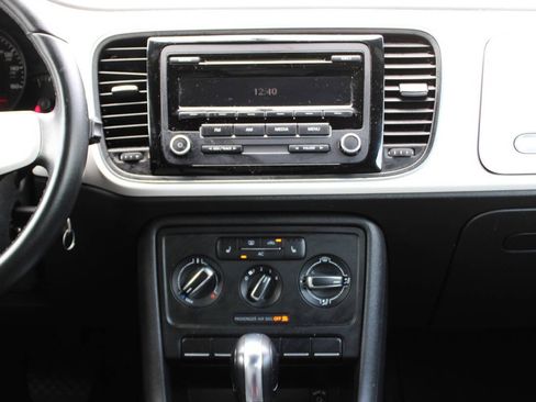 Used 2012 Volkswagen Beetle 2.5 FWD image 17