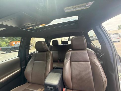Used 2018 Toyota Tacoma Limited RWD image 24