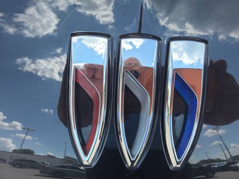 Used 2024 Buick Encore GX Preferred AWD/4WD image 40