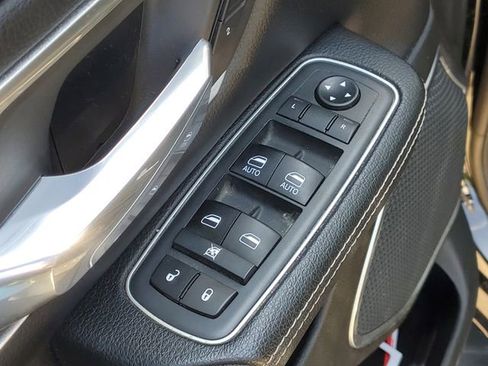 Used 2020 RAM 1500 Laramie AWD/4WD image 11