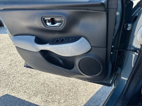 Used 2023 Honda HR-V LX image 25