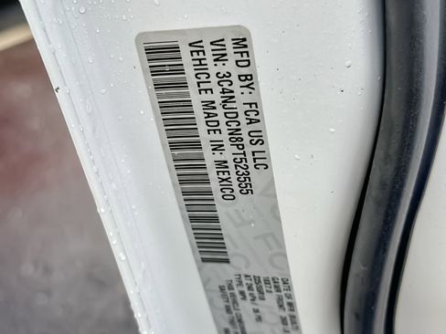 Used 2023 Jeep Compass Limited image 29