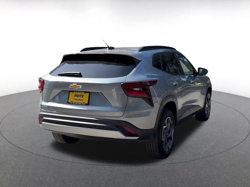 Used 2025 Chevrolet Trax LT w/ LT Convenience Package FWD image 14