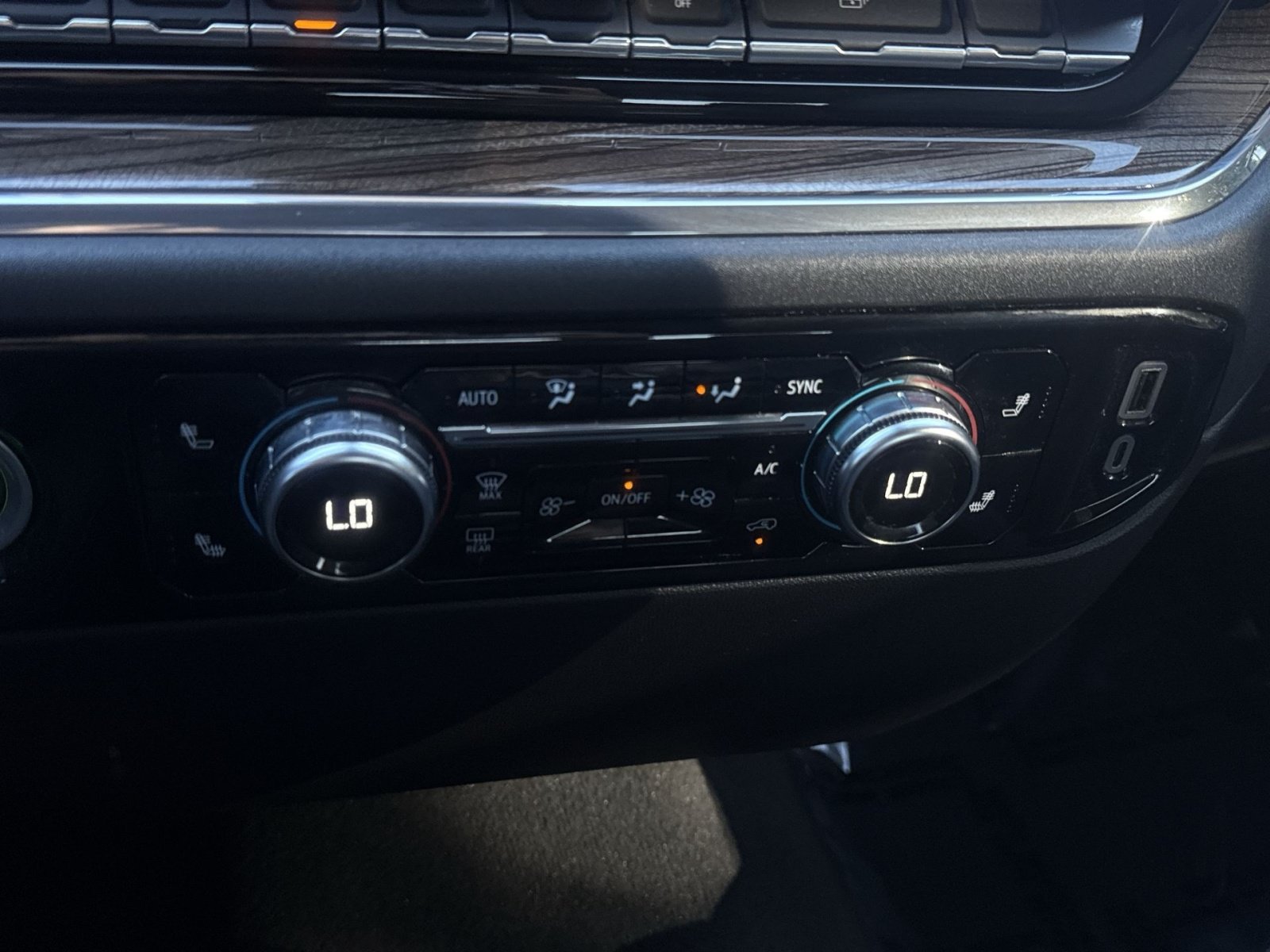 Used 2024 GMC Sierra 1500 Elevation AWD/4WD image 21