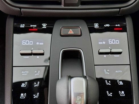 New 2025 Porsche Macan AWD/4WD image 13