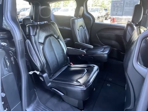 Used 2025 Chrysler Pacifica Select FWD image 27