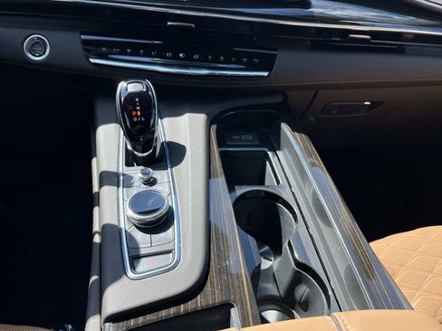 Used 2024 Cadillac Escalade Premium Luxury w/ Performance Package image 36