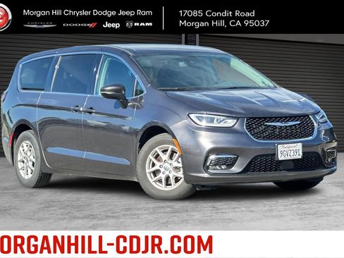 Used 2023 Chrysler Pacifica Touring-L image 1