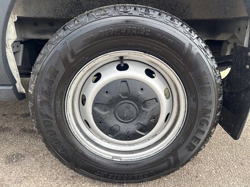 Used 2018 Ford Transit 250 T-250 image 9