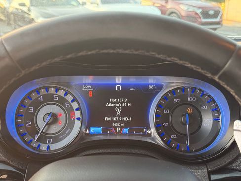 Used 2018 Chrysler 300 S RWD image 20