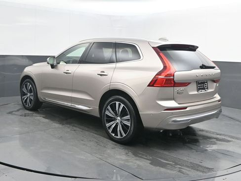 Certified 2023 Volvo XC60 B5 Plus AWD/4WD image 3