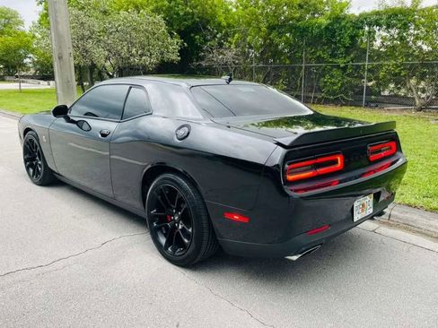 Used 2022 Dodge Challenger R/T Scat Pack w/ Plus Package RWD image 3