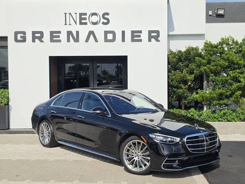 Used 2023 Mercedes-Benz S 580 4MATIC Sedan w/ AMG Line image 2