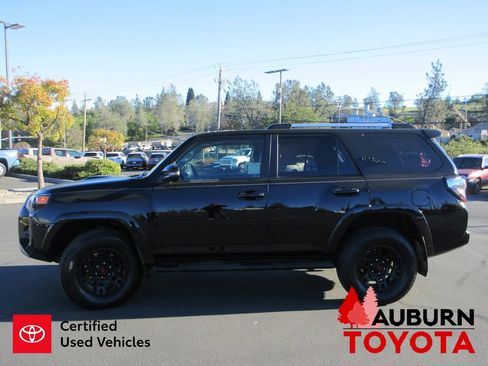 Certified 2018 Toyota 4Runner TRD Off-Road Premium image 9