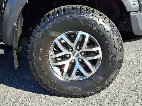 Used 2018 Ford F150 Raptor w/ Equipment Group 802A Luxury AWD/4WD image 11