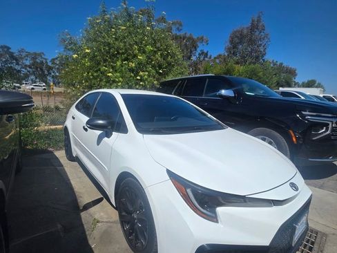 Used 2020 Toyota Corolla SE image 2