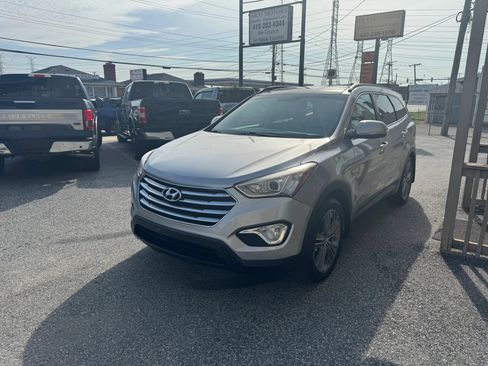 Used 2016 Hyundai Santa Fe SE w/ Option Group 03 FWD image 1