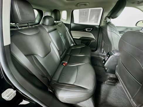 Certified 2022 Jeep Compass Limited w/ Sun and Sound Group image 39