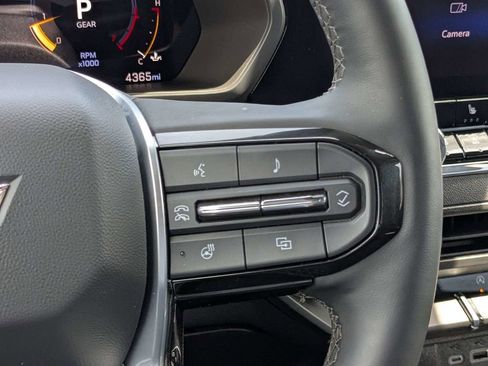 Used 2025 Chevrolet Colorado Trail Boss AWD/4WD image 20