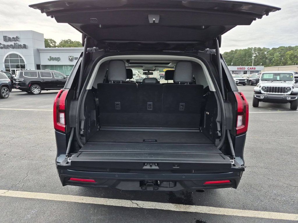 Used 2025 Ford Expedition Active AWD/4WD image 29