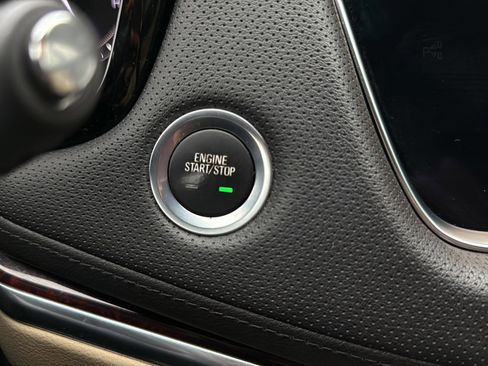 Used 2018 Cadillac XT5 Luxury w/ LPO, Wheel Lock Package image 25