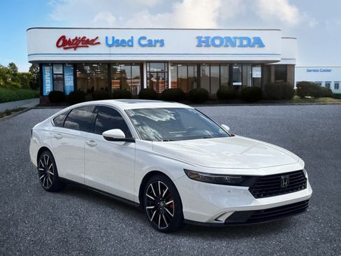Used 2024 Honda Accord Touring image 5