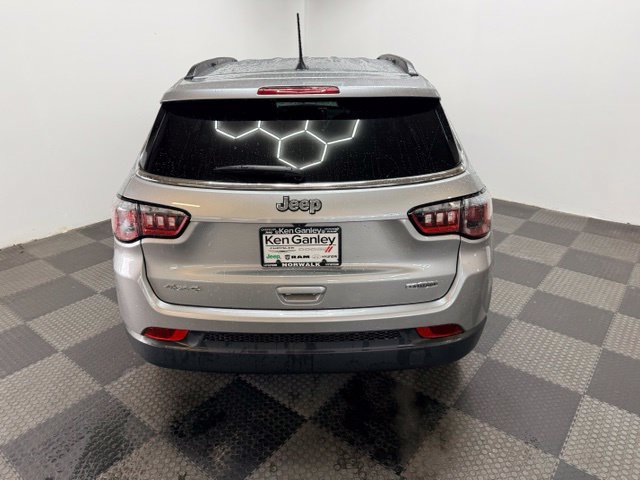Used 2023 Jeep Compass Latitude w/ Convenience Group AWD/4WD image 10