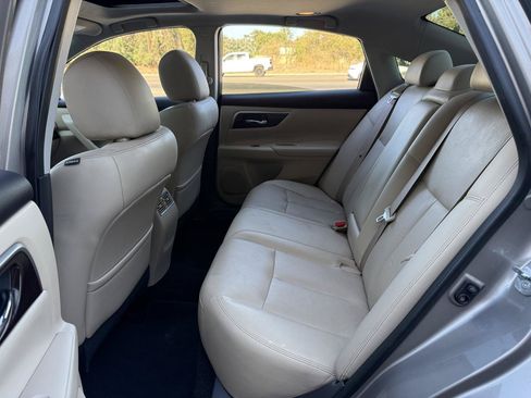 Used 2015 Nissan Altima 2.5 SL w/ Technology Package FWD image 13