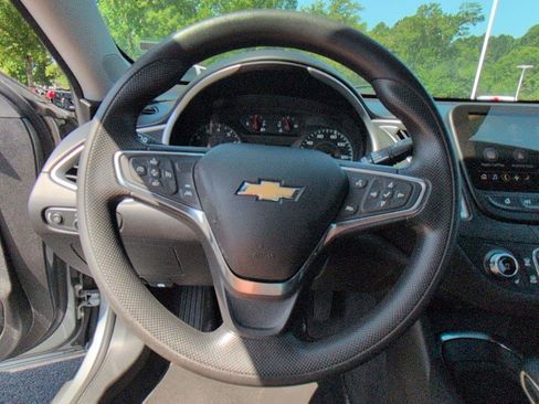 Used 2023 Chevrolet Malibu LT FWD image 28