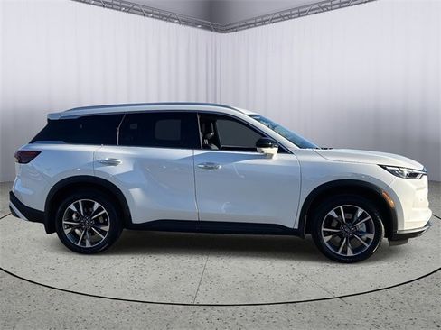 Certified 2025 INFINITI QX60 Luxe image 6