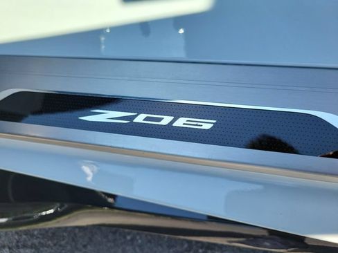 Used 2025 Chevrolet Corvette Z06 RWD image 27