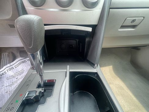 Used 2010 Toyota Camry LE FWD image 15