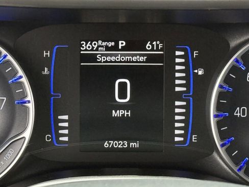 Used 2023 Chrysler Voyager LX FWD image 14