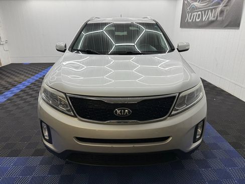 Used 2015 Kia Sorento LX image 4