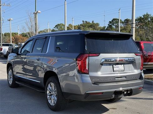 Used 2021 GMC Yukon XL SLT w/ SLT Premium Package image 2