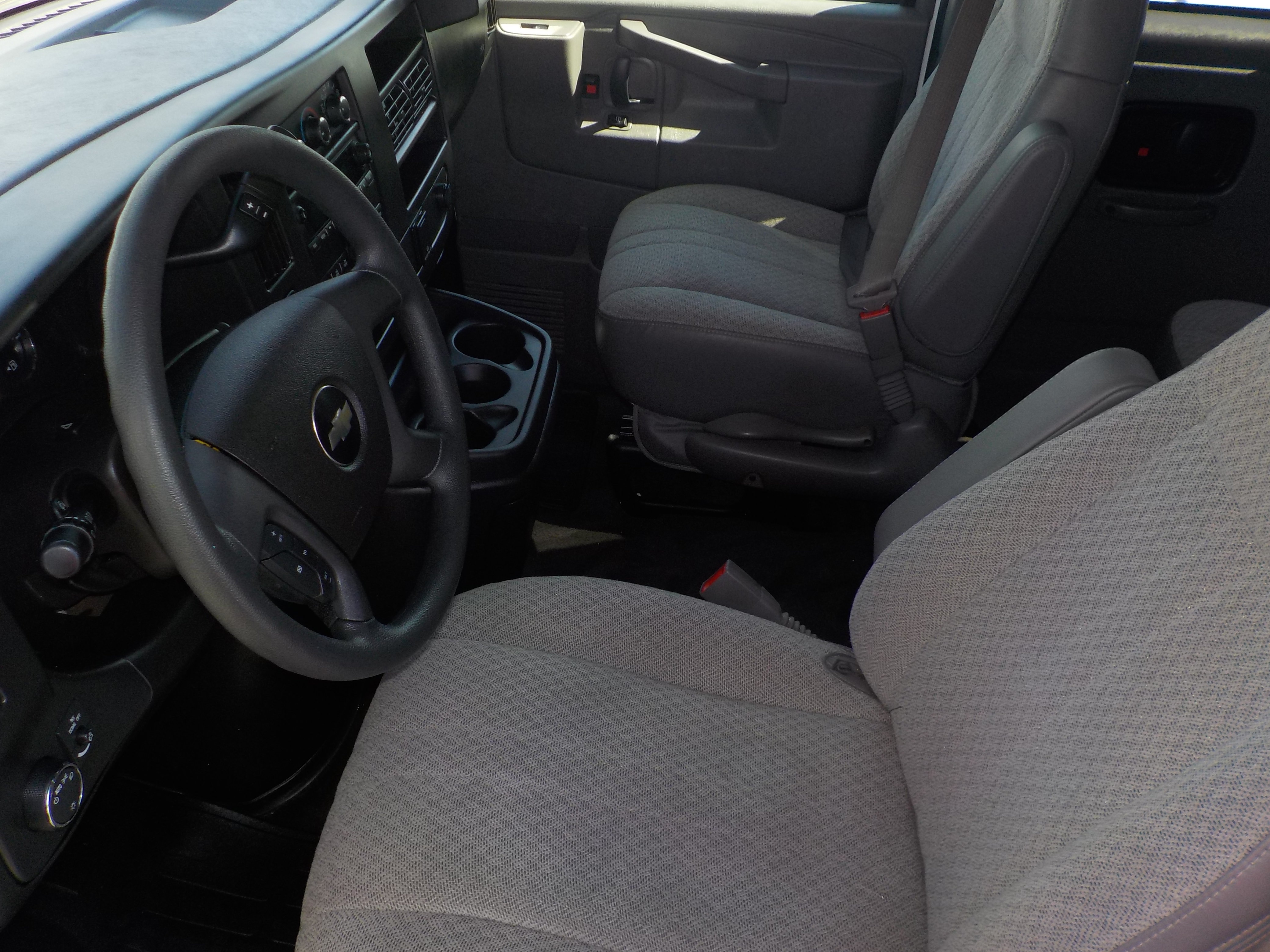 Used 2017 Chevrolet Express 3500 LT w/ LT Preferred Equipment Group RWD image 19