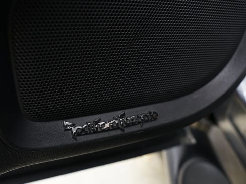 Used 2018 Nissan Titan SL w/ Midnight Edition image 22