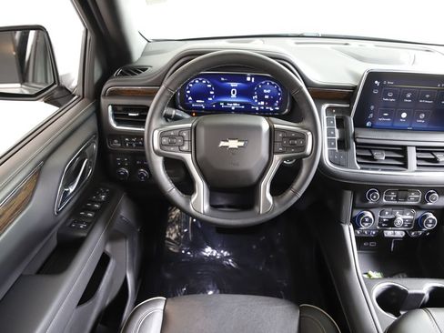 Used 2023 Chevrolet Tahoe Premier AWD/4WD image 14