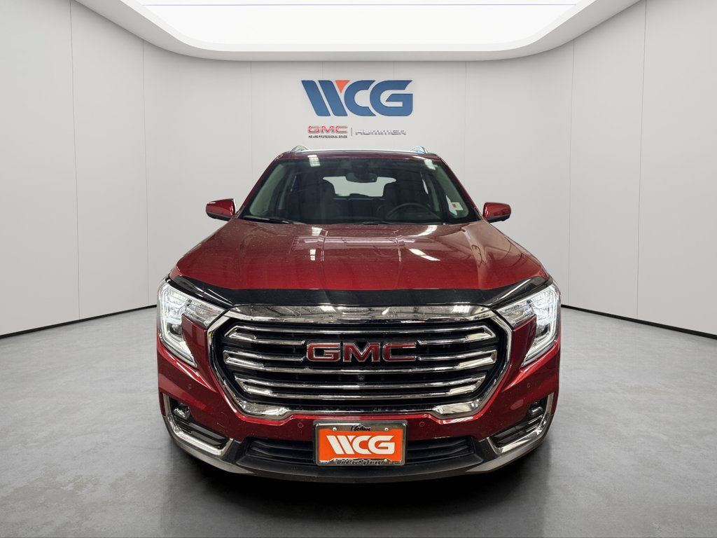 Used 2024 GMC Terrain SLT w/ Tech Package AWD/4WD image 8