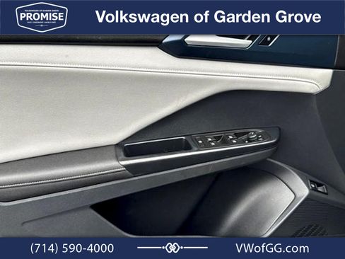 Used 2024 Volkswagen Taos SE FWD image 10