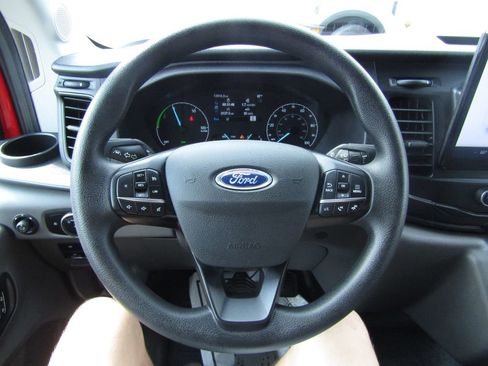 Used 2024 Ford E-Transit 148 Medium Roof image 21
