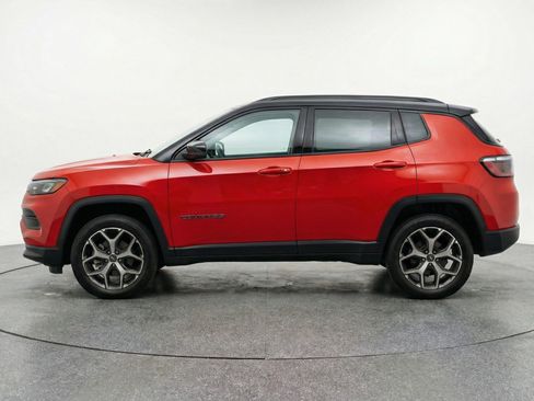 Used 2025 Jeep Compass Limited image 5