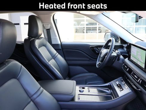 Used 2025 Lincoln Aviator AWD image 16