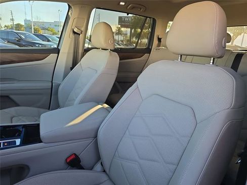 New 2026 Volkswagen Atlas SE image 17