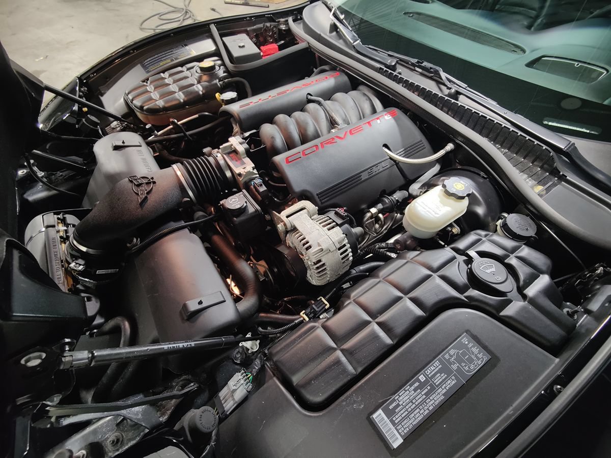 Used 2004 Chevrolet Corvette Coupe w/ Preferred Equipment Group RWD image 4