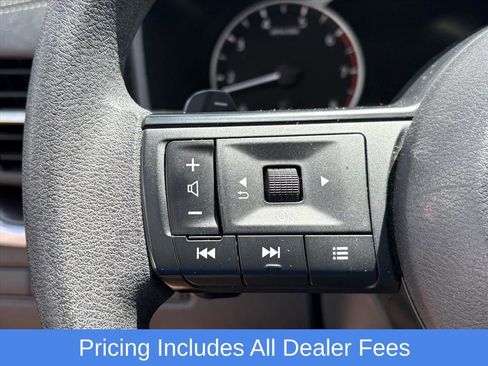 Used 2024 Nissan Rogue SV AWD/4WD image 11